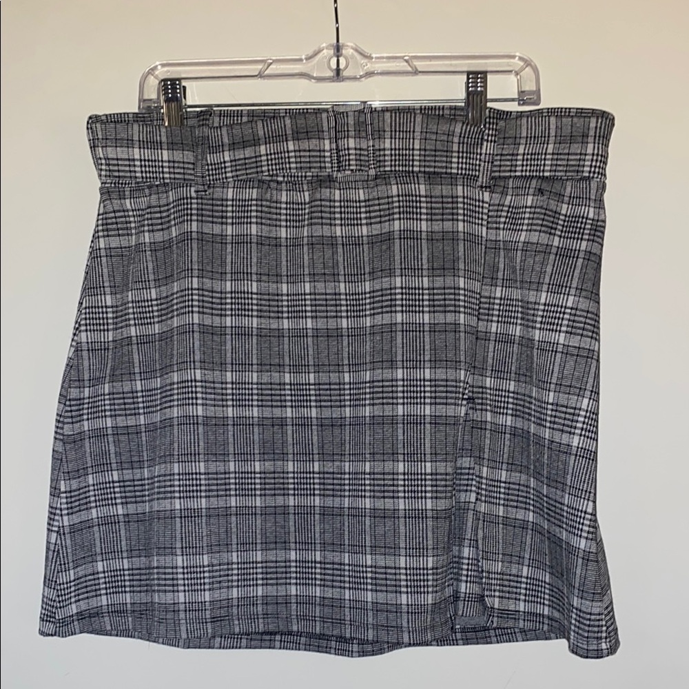 ❤️ 5 for 20.00 Classic Gray Plaid Skirt